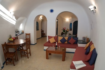 vallas apartments and villas