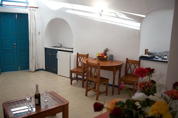 vallas apartments and villas