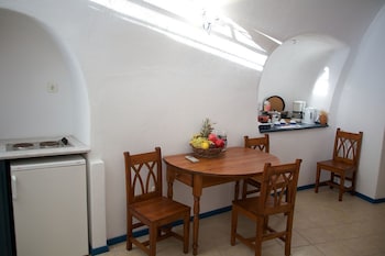 Vallas Apartments & Villas,,3 star