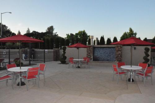 holiday inn express hotel and suites jackson by ihg