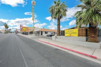 desert moon motel