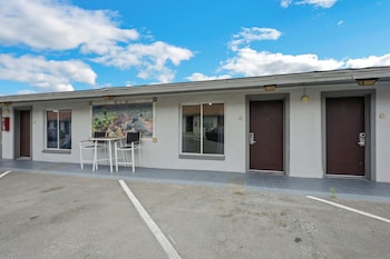 desert moon motel