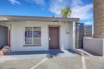 desert moon motel