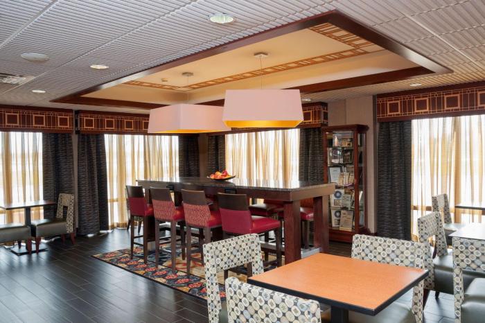 hampton inn seymour