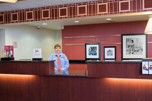 hampton inn seymour