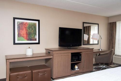 hampton inn seymour