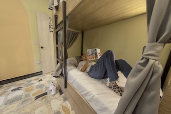 ventiuna hotel and hostel