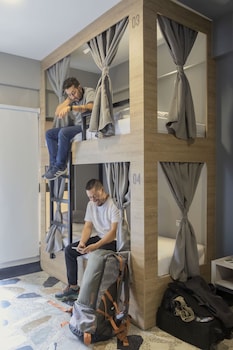 ventiuna hotel and hostel