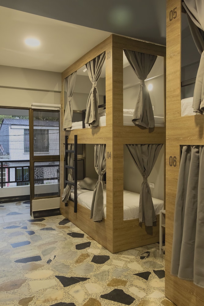 ventiuna hotel and hostel