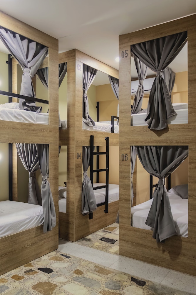 ventiuna hotel and hostel