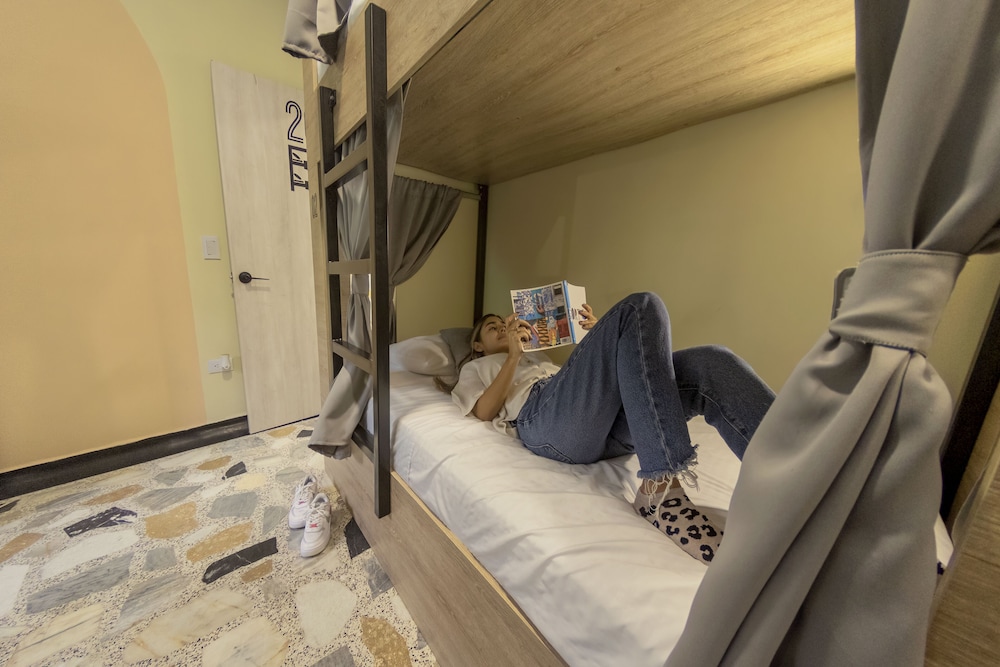 ventiuna hotel and hostel