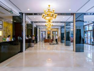 Vienna Hotel Xiangyang Railway Station,,0 star