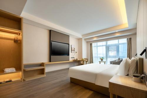vienna international hotel shenzhen airport hezhou store