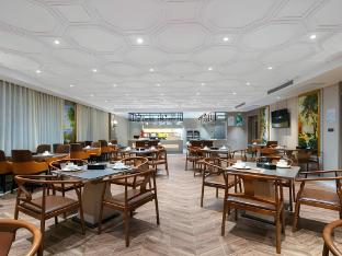 vienna international hotel zhijiang heping bridge