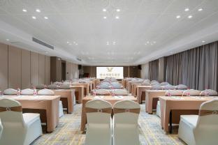 vienna international hotel zhijiang heping bridge