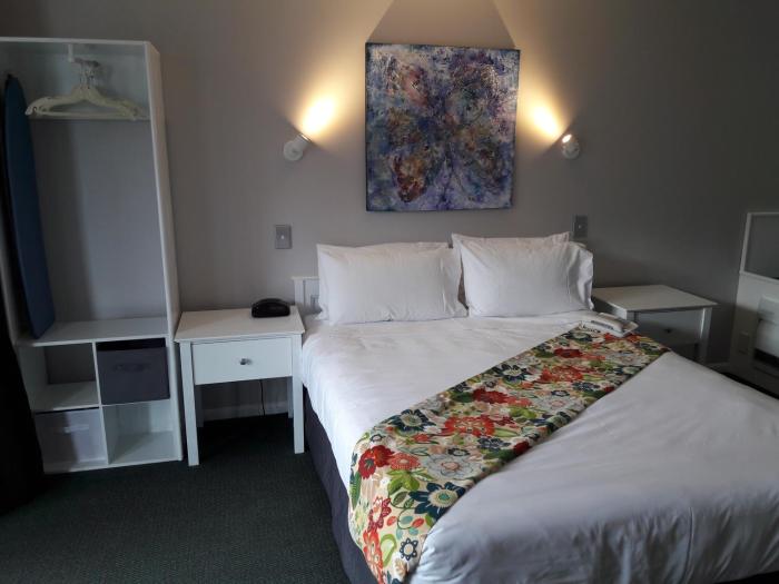 colonial lodge motel