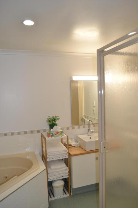 colonial lodge motel