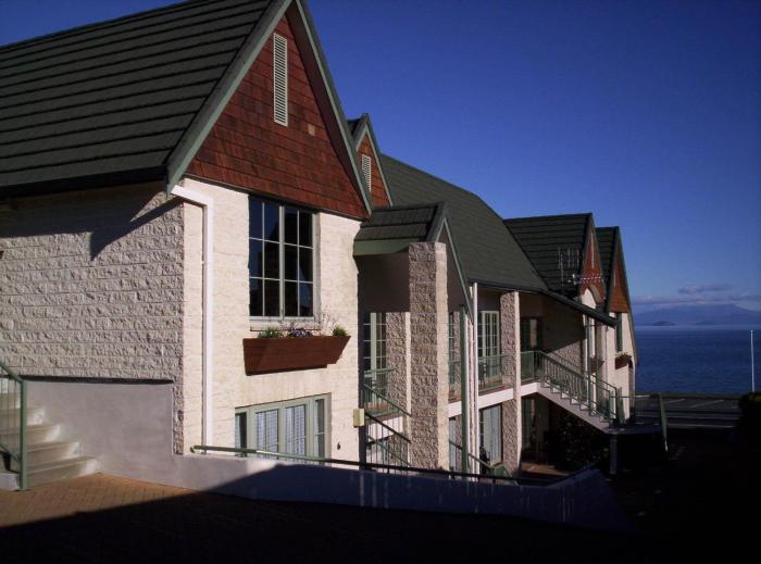 colonial lodge motel