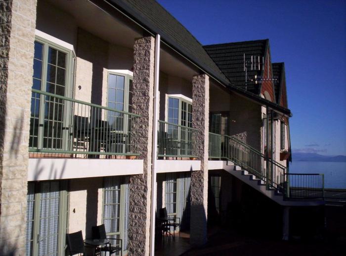 colonial lodge motel