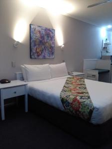 colonial lodge motel