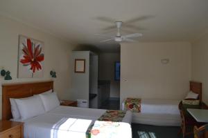 colonial lodge motel