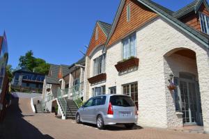colonial lodge motel