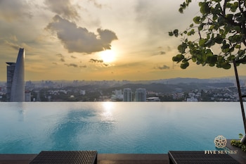 viia residences in kl eco city five senses