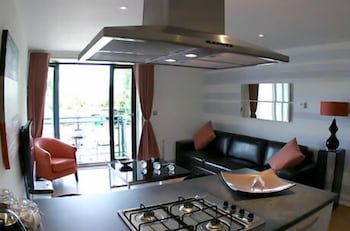 Chelmsford Serviced Apartments,Essex>>Chelmsford,5 star