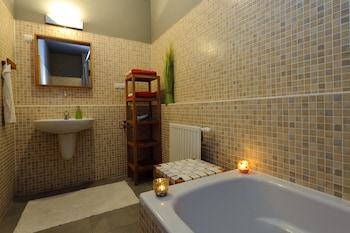 central passage apartments by vagabond