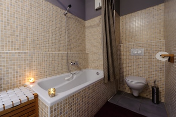 central passage apartments by vagabond