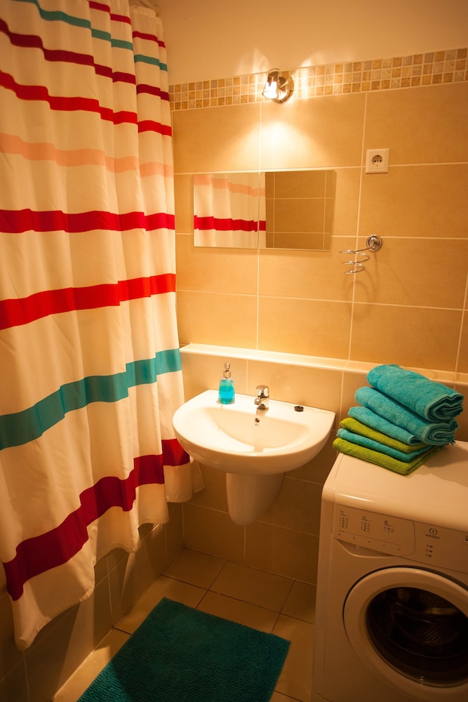 central passage apartments by vagabond