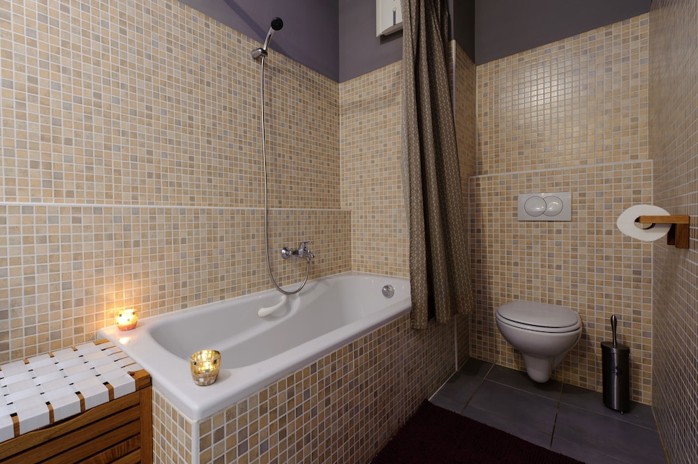 central passage apartments by vagabond