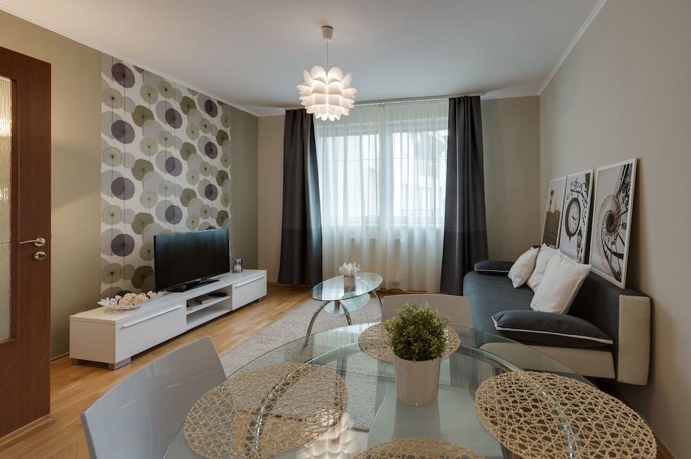 central passage apartments by vagabond