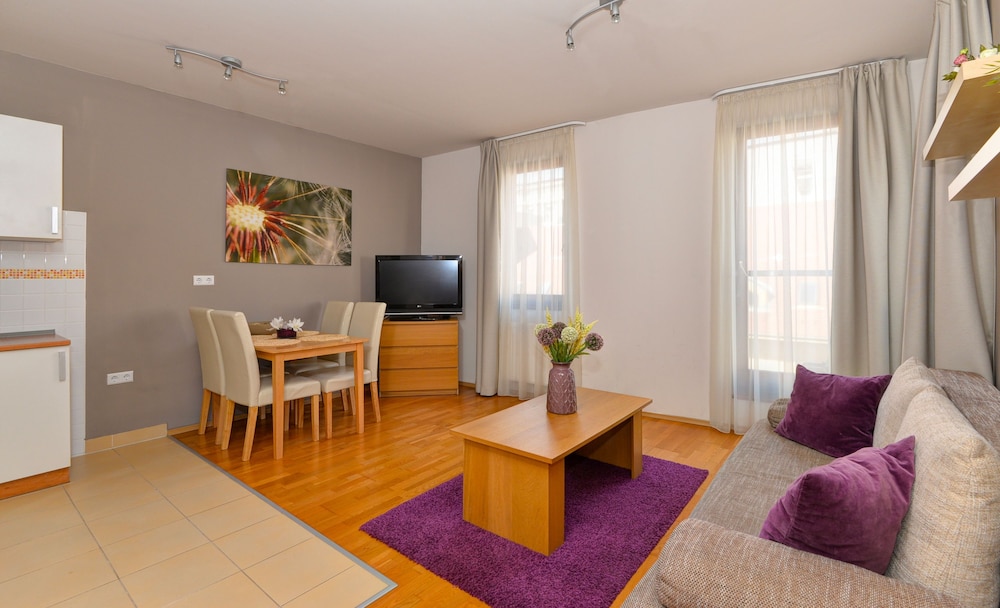 central passage apartments by vagabond