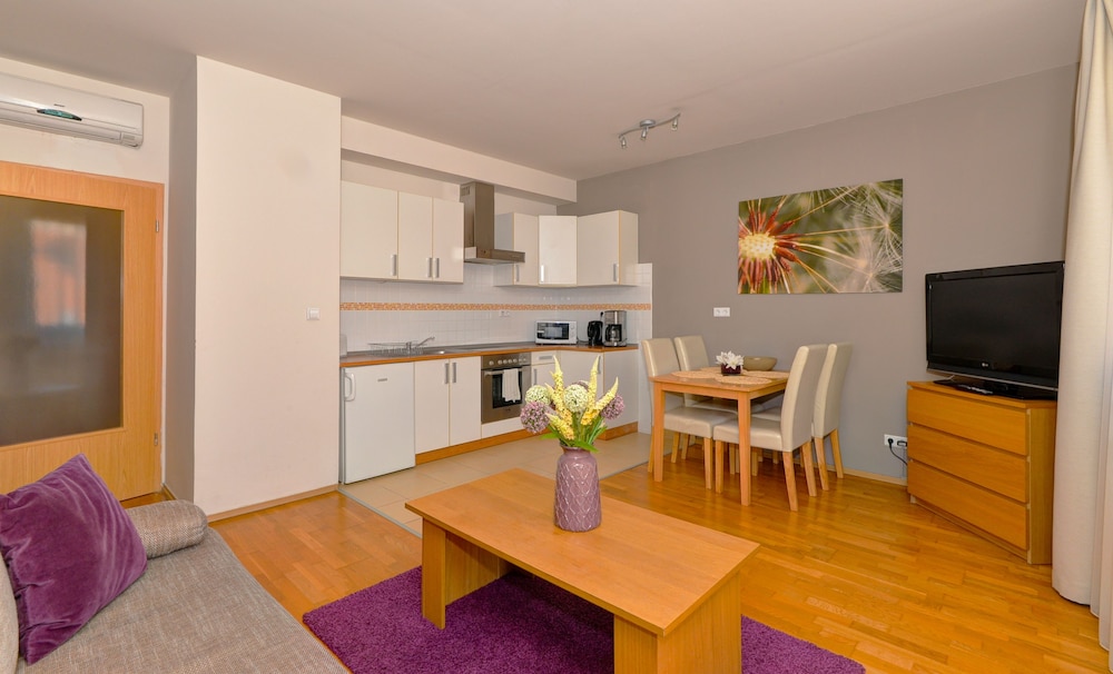 central passage apartments by vagabond