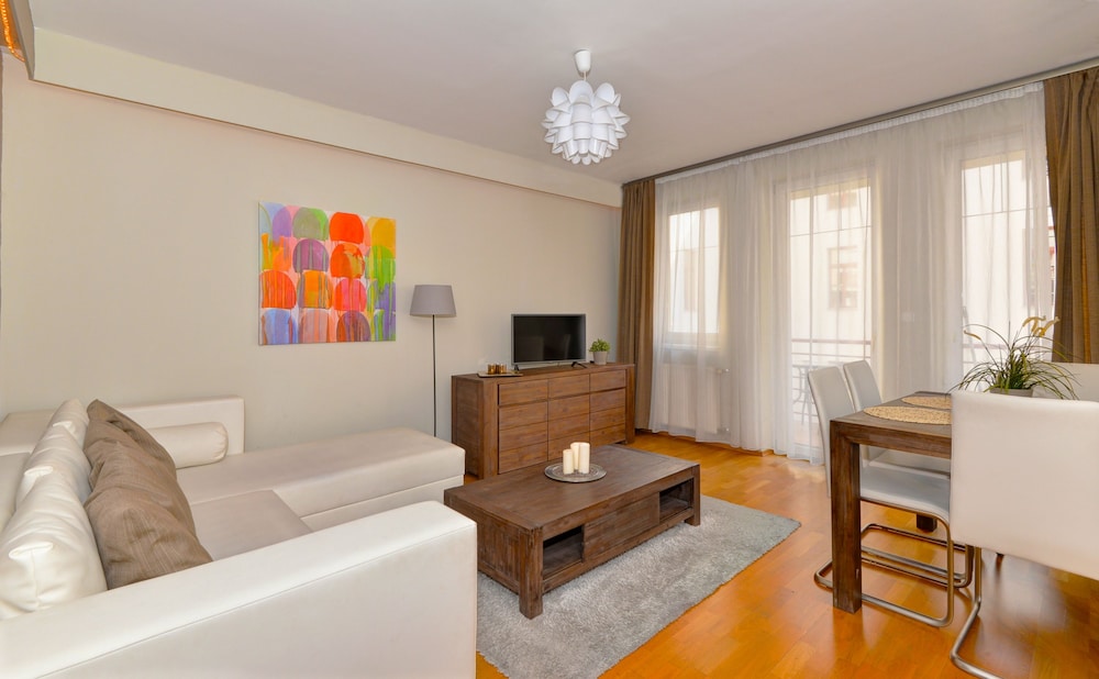 central passage apartments by vagabond