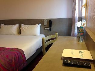 brit hotel les evens