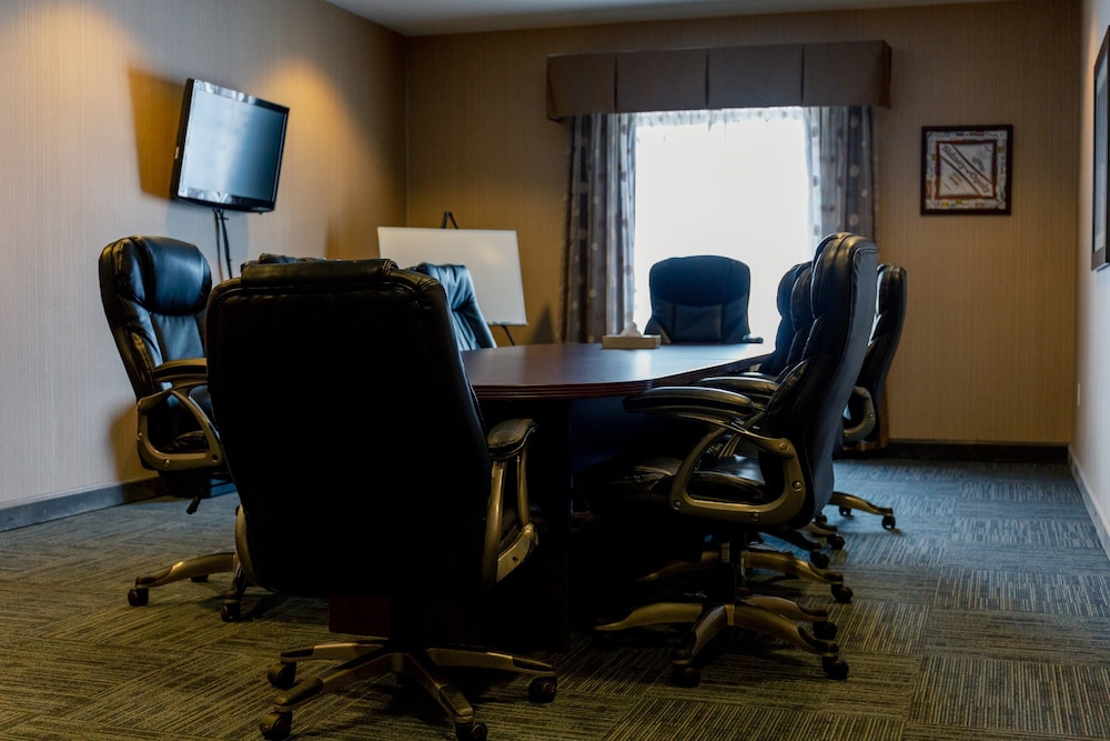 holiday inn express hotel and suites sidney by ihg
