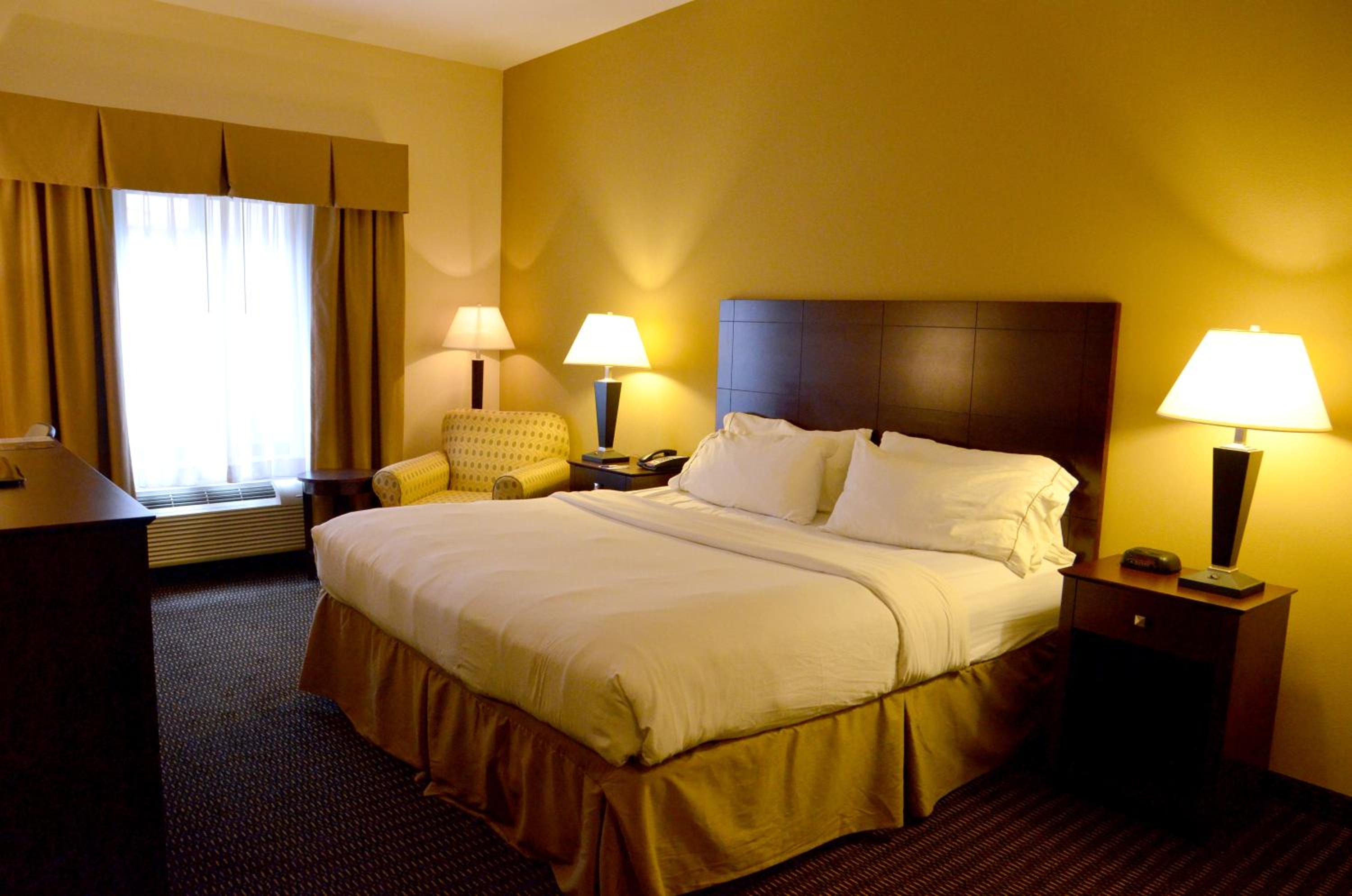 holiday inn express hotel and suites sidney by ihg
