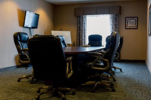 holiday inn express hotel and suites sidney by ihg