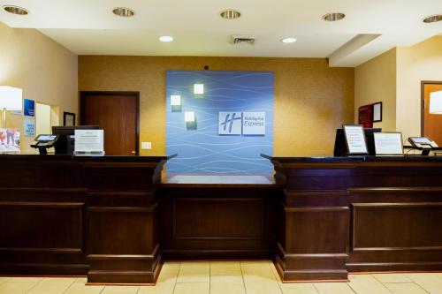 holiday inn express hotel and suites sidney by ihg