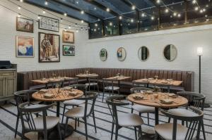 merrion row hotel and public house