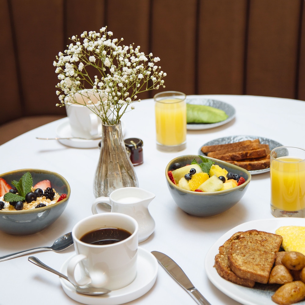 merrion row hotel and public house