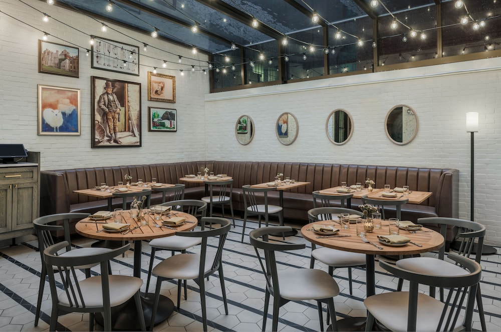 merrion row hotel and public house