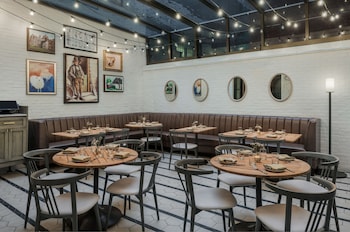 merrion row hotel and public house