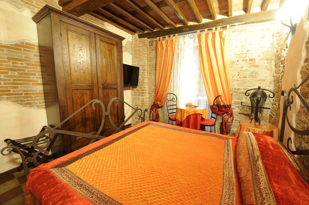 lucca