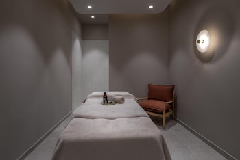 victoria marina hotel villeneuve loubet tapestry collection by hilton