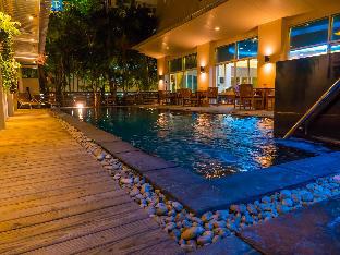 atrium boutique hotel