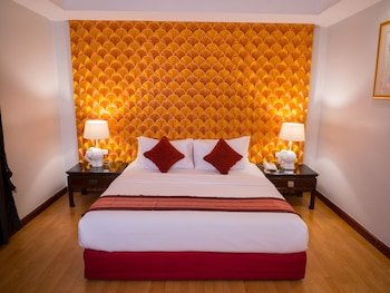 atrium boutique hotel