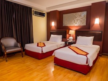 atrium boutique hotel